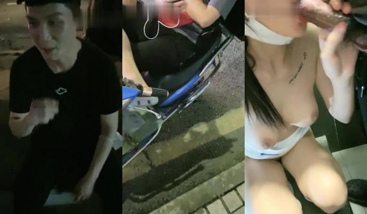 小骚货玩的真刺激，户外逼璃塞个跳弹勾引路边小哥哥，跑去肯德基的公共卫生间啪啪，口交大鸡巴捏着奶子爆草
