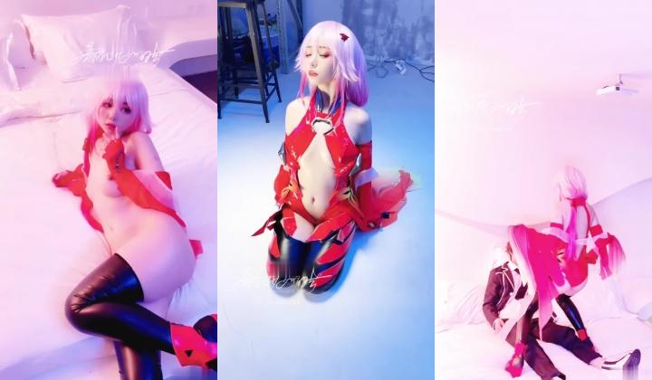 【超美高端 ️罕见露脸露点】极品CosPlay爆机少女【喵小吉】六月新作《罪恶王冠》首次唯美情侣双打 高清1080P原版