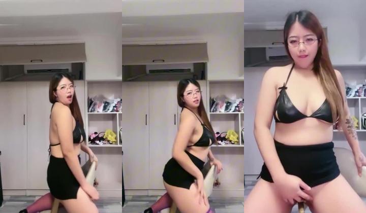 颜值少妇【小笼包】大奶粉逼,奶大人骚,道具自慰高潮,掰逼展示,裸舞诱惑