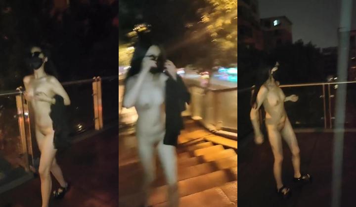 露出界天花板满级狂人！身材苗条性感网红【兔兔】私拍，学校公园商场各种场所人前露出翻屁眼露逼紫薇喷