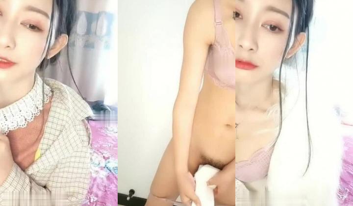 【浙江奶妈】颜值极品美少妇，大黑牛疯狂自慰大秀，震出了姨妈血！扩阴看得更仔细，母乳涨得要挤奶水，惊喜连连！