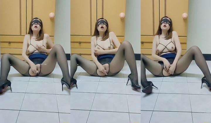 推特极品反差网红御姐【香菇】不雅私拍~粉丝联谊群交会换妻群P各种淫乱
