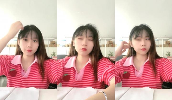 极品大学生，【蔓蔓】，暑期实习，兼职文员，下班了到公厕尿尿，停车场无人处自慰，玩得就是这一份心跳