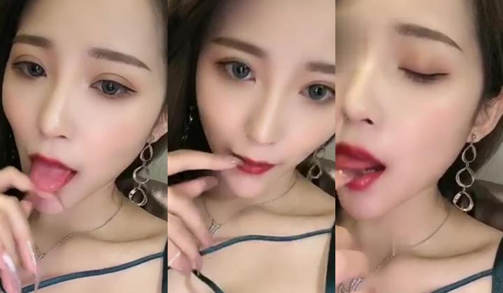 《尤物女神 ️极品炮架》火爆秀人网顶级女模【周慕汐】高价绝版资源~露脸紫薇淫水泛滥~勾引大老板包养她