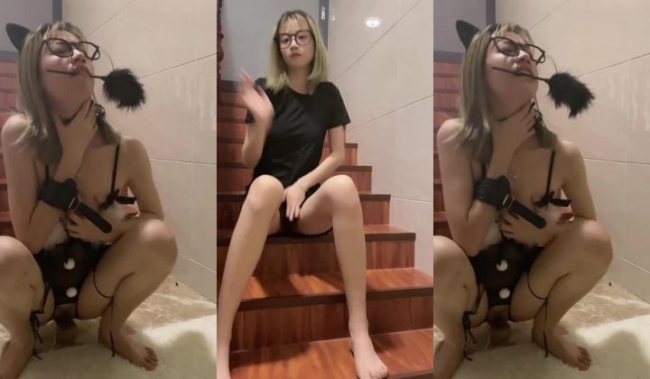 淫娃玉女 窈窕年轻貌美少女的蜕变历程 蜜桃酱 从清纯到欲女 裸舞自慰勾引援交 调教露出还让陌生人帮扣穴