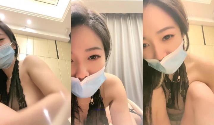 巨乳车模 ️【车模小骚逼】收费 密码房~狂甩巨乳抠逼喷水~极限诱惑 ️燃烧荷尔蒙！
