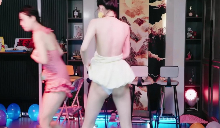 重磅国产女团【98k_001】爆肝合集 ️D杯女主镇场 一女带飞一个团