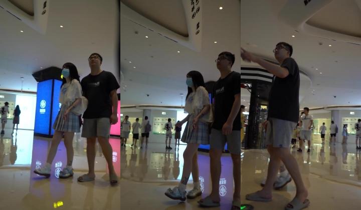 论坛VIP资源大师极限贴身CD超多漂亮小姐姐亮点多多各种骚丁露臀蕾丝骚内COSER美眉直接真空露逼
