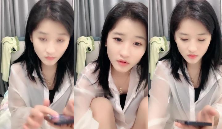 校花来了！好漂亮好甜美，清纯反差小姐姐【云妹妹】自慰！一字马！好想进入她