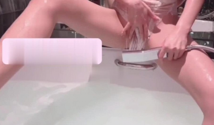 ️【明星流出】十八线不知名小演员【大蜜蜜】巨乳性爱XO诱惑，超级大奶一只手控不住