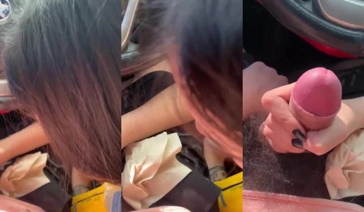 又美又骚活儿又好，极品骚浪贱小母狗各种性爱，跳跳糖口活口爆啪啪，得此女性福一生