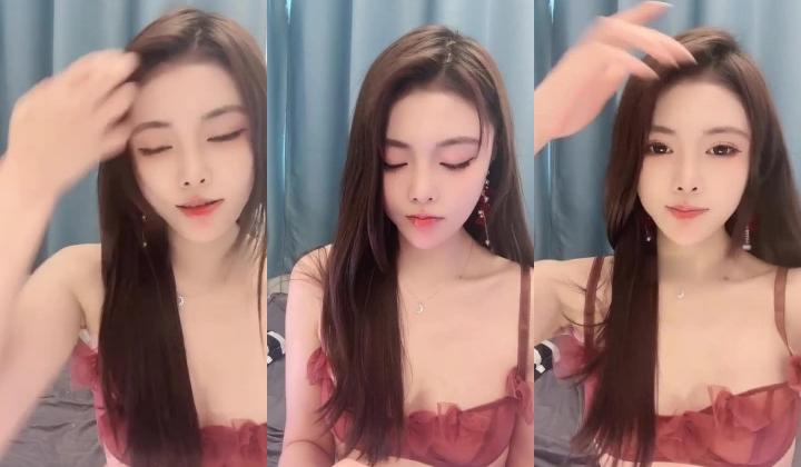 ️ ️【顶级名媛新人女神下海 婉月儿】万里挑一 身材和颜值都是天花板级的存在，男人心目中的完美尤物