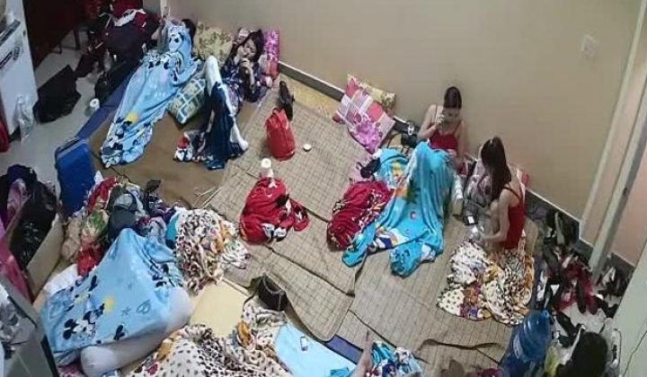 《黑客破解》真实探秘洗脚城女技师宿舍 里面干啥的都有