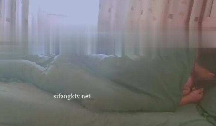 【绿帽淫妻 ️绝版】顶级绿帽奴『北京小夫妻』伺候老婆做爱 看老婆被各单男上 绿帽视角“不用心疼 使劲操”绝版首发