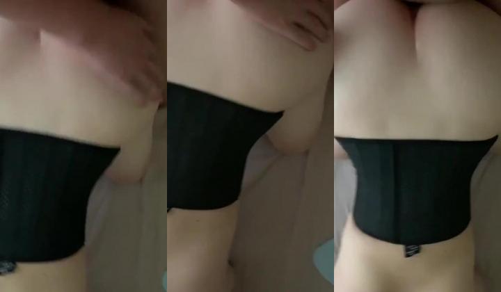 《巨乳肥臀控专属必备》极品泄欲身材！推特火爆网红00后小母狗kimheezk不雅私拍~可盐可甜各种SM啪啪调教紫薇视觉盛宴