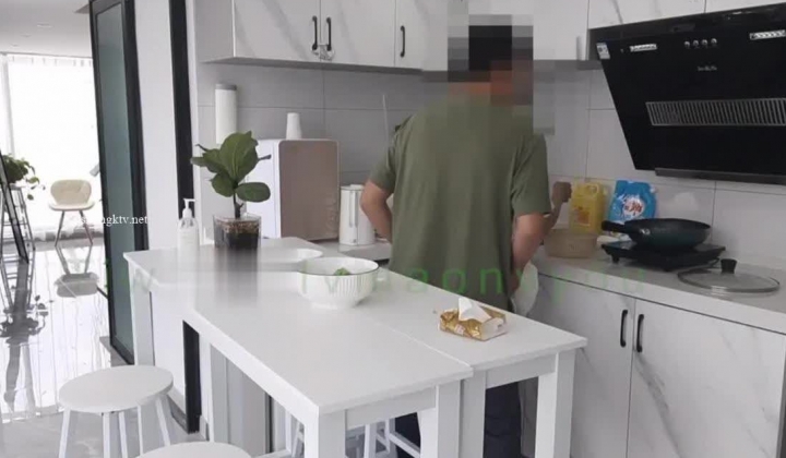 重磅炸弹！万人求档高门槛梦幻联动，顶级绿帽网红大咖联手【绿帽女友+你的大婊姐】私拍，当着男友的面给戴绿帽子
