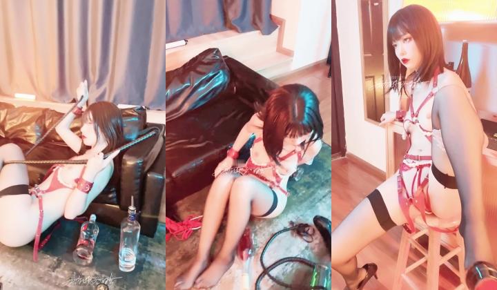【超美高端 ️罕见露脸露点】极品Cos爆机少女【喵小吉】新作《小吉的微醺时刻》黑丝迷情 美乳粉穴 超清4K原档无水印