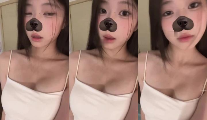 19岁北京学生妹，和富二代男友的性爱，车震开房，完美露脸，小美女身材一流
