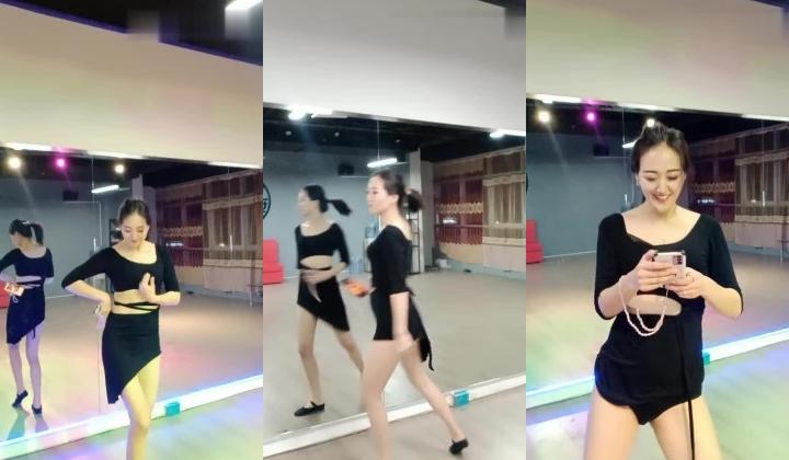 舞蹈教练，豪放不拘束的健身房，各种劲舞嗨起来，被网友们勾引发骚得不行，脱掉内裤下面已经湿漉漉了！