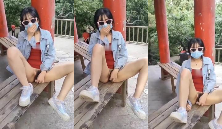 露出界天花板满级狂人！身材苗条性感网红【兔兔】私拍，学校公园商场各种场所人前露出翻屁眼露逼紫薇喷水