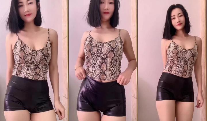 快手颜值少妇【媛猫儿】极品御姐榨精小鲜肉，好身材大长腿，足交圣体，逼肥奶圆