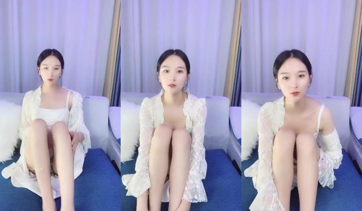 超级高档御姐！长得像明星童X，无敌甜美大长腿，把美腿伸直了自慰，高价密码房，声音甜美喜欢唠嗑，9分高颜值8分好身材