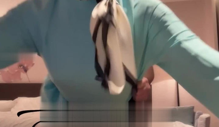 穷人女神富人母狗，超高颜值极品空姐【林绾绾】门槛1888福利，啪啪调教深喉毒龙脚踩骚穴，母狗属性拉满了