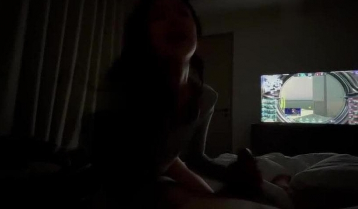 约炮大神【阿曼达】几位绝品女神泄密福利，露脸，清纯学生妹主动索吻被干！