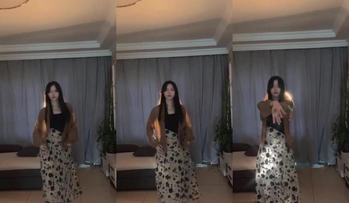 国产情侣不雅流出,某职专院校美女学姐,看起来清秀文静,男友面前非常臊