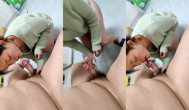 长沙学院极品反差婊『胡玲丽』被渣男友性爱分享流出 后入丰臀内射 完美露脸