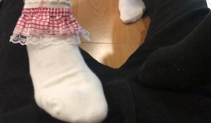【靴下绅士】疑似破解版流出。四位主角原版放送！