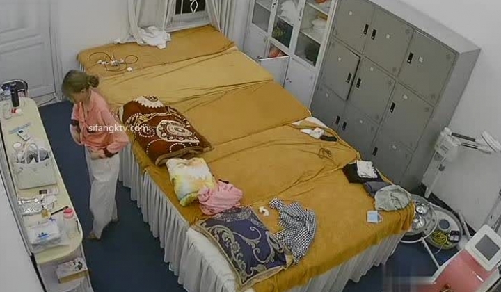 黑客破解美容院摄像头 偷拍女顾客脱光衣服激光雷射.脱毛护理