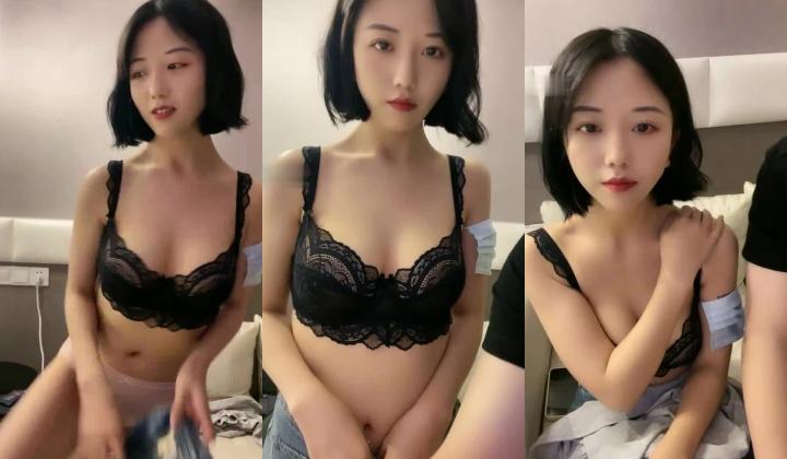 抖音妹！胸好大【像个小男孩一样】下海赚钱 收费全裸 好看