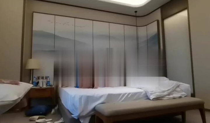 上海高端绿帽癖夫妇「Oliva_couple」极品淫妻皮肤紧致网约单男献妻、夫妻交换多人淫乱