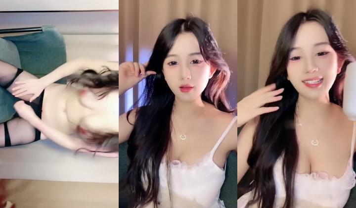 笑容甜美，高端精致女神【18岁昆明女模】大尺度福利，道具狠狠自慰，高潮喷水，玩的很开