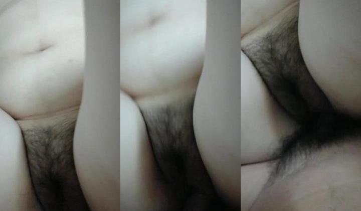 熟女的大骚逼，特有味，湿滑的阴道，肉棒躺在里面很温暖，内射子宫不怕怀孕，‘喔喔~快点快点，流出来啦哈哈’！