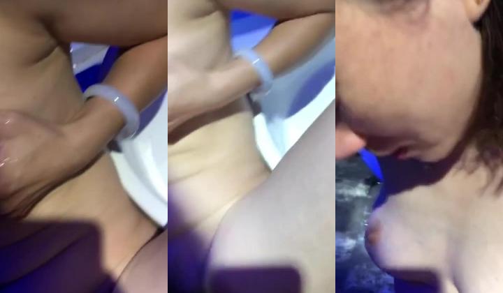 熟女控~阿姨发骚淫语不断，‘用力点嘛，我快受不了啦，骚逼好痒，好想跟你在一起，我就喜欢被你艹，你知道吗’，听得我都受不了哦！