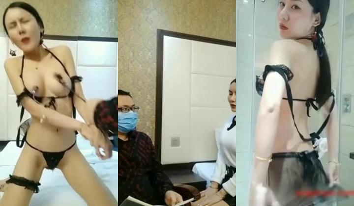 高颜值网红美女剧情演绎面试演员被猥琐眼镜导演潜规则好变态还要带乳夹调教口交到干呕颜射对白精彩