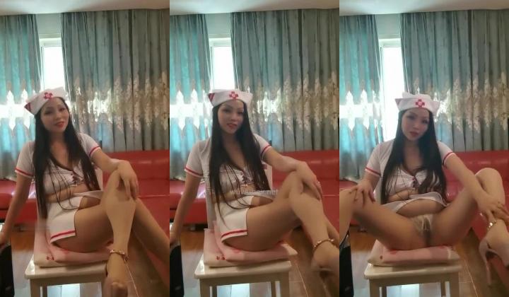 快手 女王：要一个专宠我的人 高跟鞋骚货，财富自由，喜欢旅游，冲浪，还喜欢做爱！