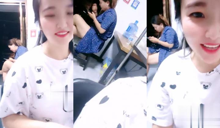 山东超市的老板娘，【北冥有鱼】，带表妹初下海，店里还有人，就要露奶子，约情人来啪啪，这骚娘们真带劲