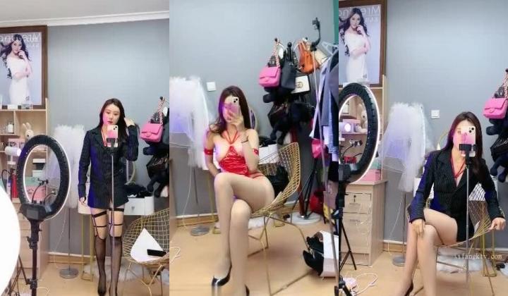 自称是腿模的极品女人！【170CM丰满的大长腿-超甜美高挑御姐】真有女人味，黑丝美腿儿是真的是笔直又好看，妩媚到极点