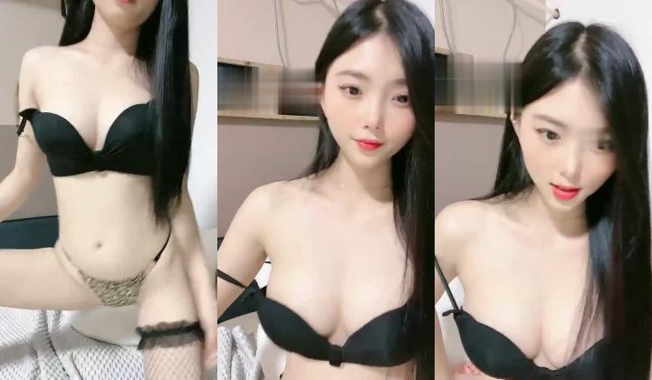 【御姐宝贝儿】，花一样的少女，你的猫系女友已上线，白得发光，足交自慰真棒
