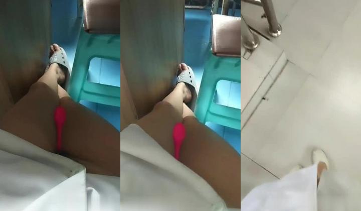 小美女护士心儿 上班间跳蛋插进骚穴，震得淫穴爽爽的 在办公室就开始淫叫，带着跳蛋去看望病人后又回到办公室爽