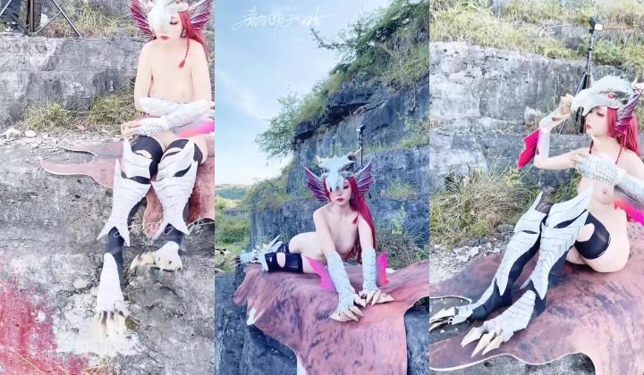 【超美高端罕见露脸露点】极品Cos爆机少女【喵小吉】动漫改新作《怪物猎人:曙光》极致粉穴美乳