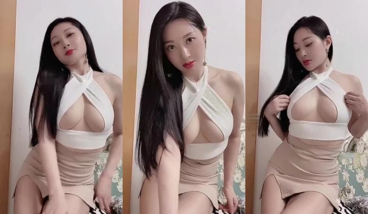 微博红人九头身平面模特御姐【EvE依然】露脸私人订制紫薇福利 女神的蜜穴假屌一捅到底