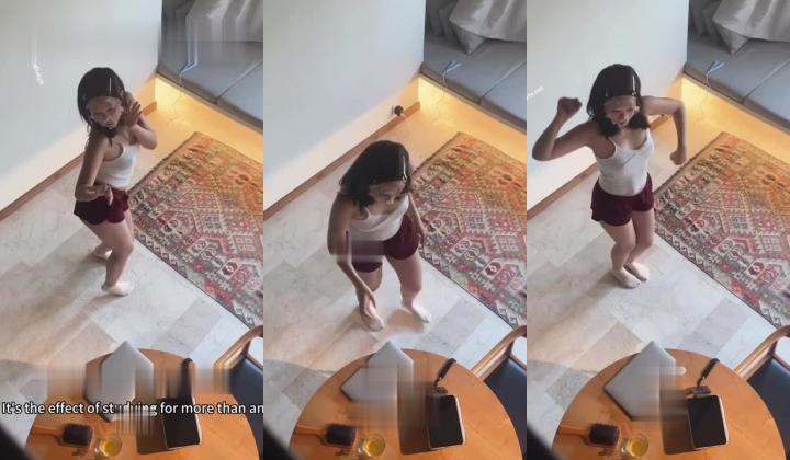 《高价VIP 福利群 泄密》性格活泼艺校身材非常顶的美乳白虎小美女【玉米】露脸私拍，塞跳蛋裸舞潮喷，各种高潮脸～稀缺资源值得收藏
