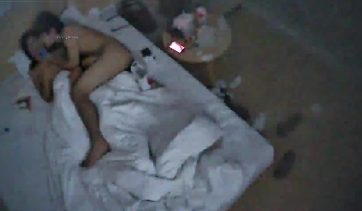 酒店偷拍 连续两天入住情侣气质甜美又身材不错的美女喜欢上位榨取男友精液