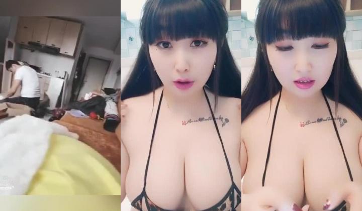 快手巨乳 ·欧阳娜娜· 骚逼一个，老公在干活，自己躺睡椅上自慰！