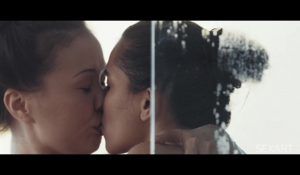 sexart.21.10.15.moona.snake.and.luna.truelove.too.much.of.a.good.thing.4k.mp4