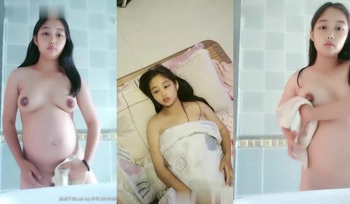 年方二十身怀六甲，挺着个大肚子还要伺候渣男，洗干净逼逼上床给渣男深喉大鸡巴，暴力抽插粉穴，直接干内射